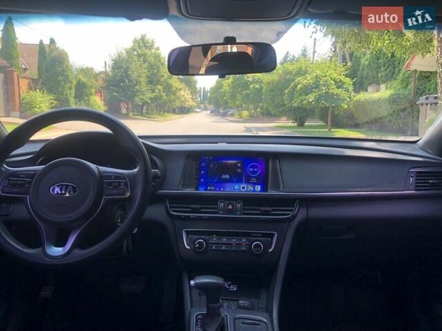 Белый Киа K5, объемом двигателя 2 л и пробегом 335 тыс. км за 10990 $, фото 8 на Automoto.ua
