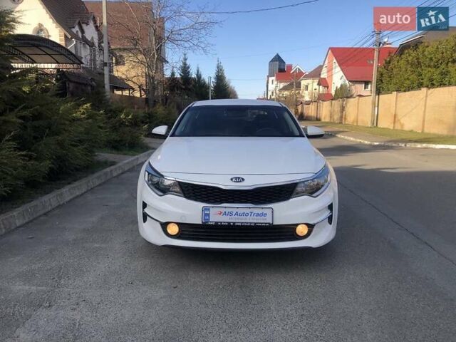 Белый Киа K5, объемом двигателя 2 л и пробегом 382 тыс. км за 8990 $, фото 1 на Automoto.ua