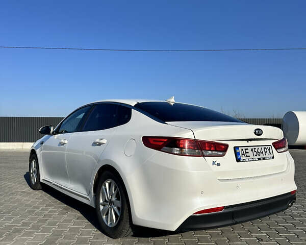 Белый Киа K5, объемом двигателя 2 л и пробегом 259 тыс. км за 11500 $, фото 10 на Automoto.ua