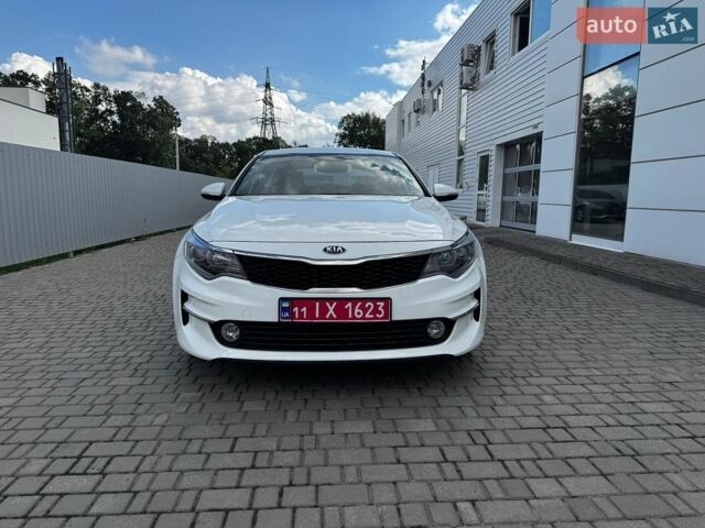 Белый Киа K5, объемом двигателя 2 л и пробегом 241 тыс. км за 11600 $, фото 1 на Automoto.ua