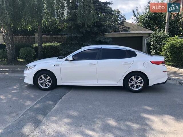 Білий Кіа K5, об'ємом двигуна 2 л та пробігом 335 тис. км за 11990 $, фото 3 на Automoto.ua