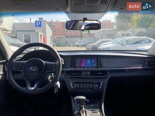 Белый Киа K5, объемом двигателя 2 л и пробегом 339 тыс. км за 11490 $, фото 7 на Automoto.ua