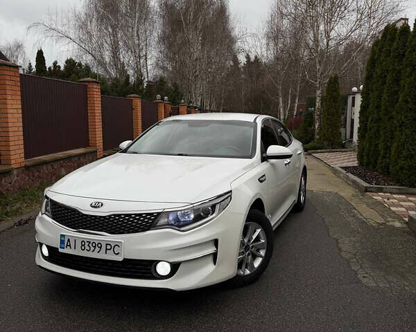 Белый Киа K5, объемом двигателя 2 л и пробегом 300 тыс. км за 14000 $, фото 3 на Automoto.ua