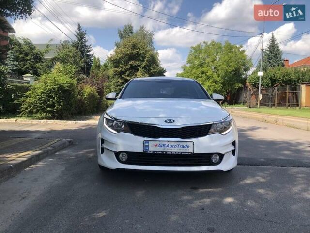 Білий Кіа K5, об'ємом двигуна 2 л та пробігом 335 тис. км за 11990 $, фото 1 на Automoto.ua