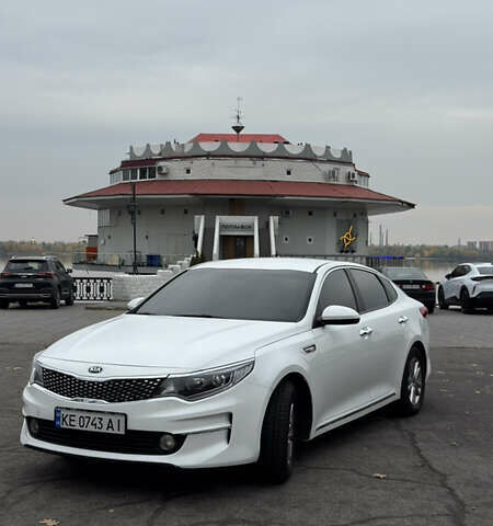 Білий Кіа K5, об'ємом двигуна 2 л та пробігом 151 тис. км за 12999 $, фото 2 на Automoto.ua