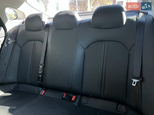 Белый Киа K5, объемом двигателя 2 л и пробегом 153 тыс. км за 16300 $, фото 15 на Automoto.ua