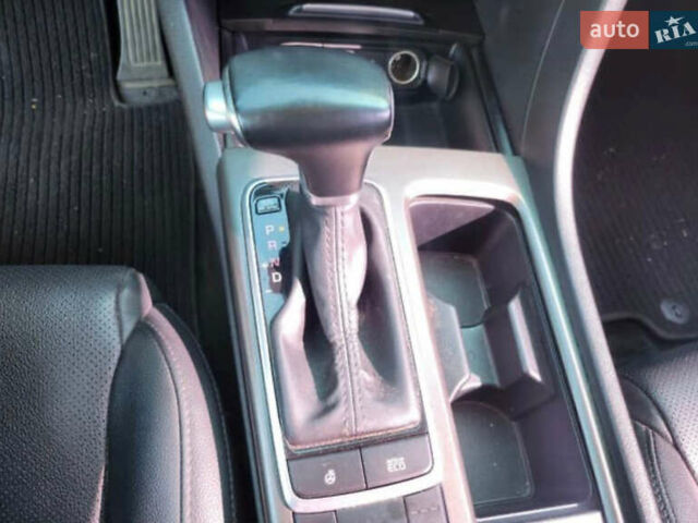 Белый Киа K5, объемом двигателя 2 л и пробегом 143 тыс. км за 16000 $, фото 9 на Automoto.ua