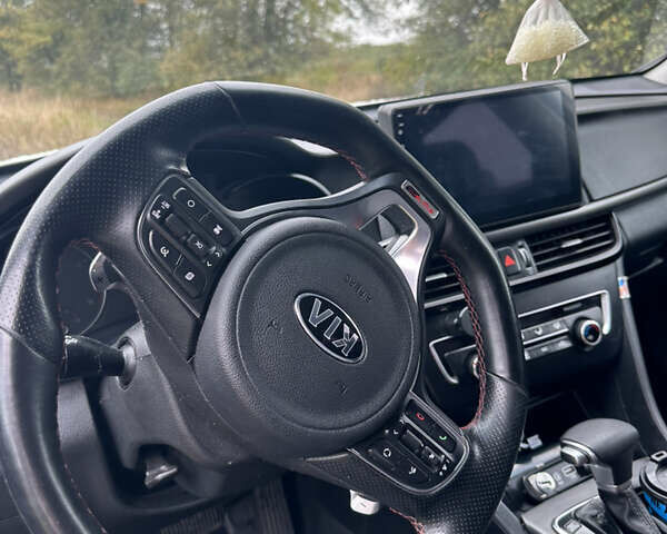 Білий Кіа K5, об'ємом двигуна 2 л та пробігом 300 тис. км за 10450 $, фото 6 на Automoto.ua