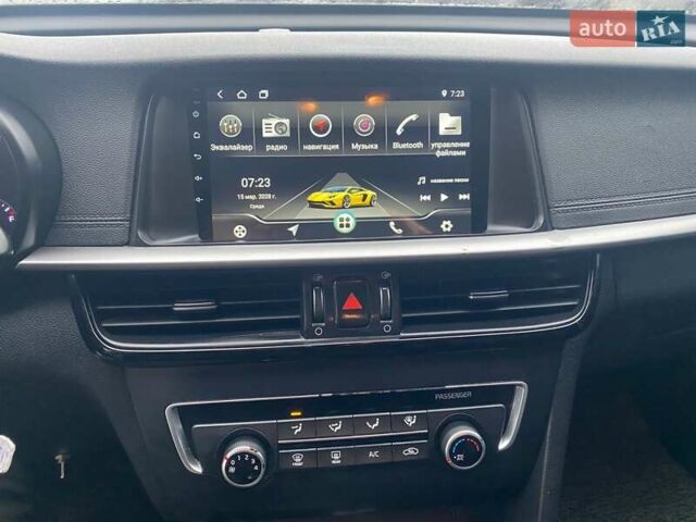 Білий Кіа K5, об'ємом двигуна 2 л та пробігом 405 тис. км за 12490 $, фото 8 на Automoto.ua