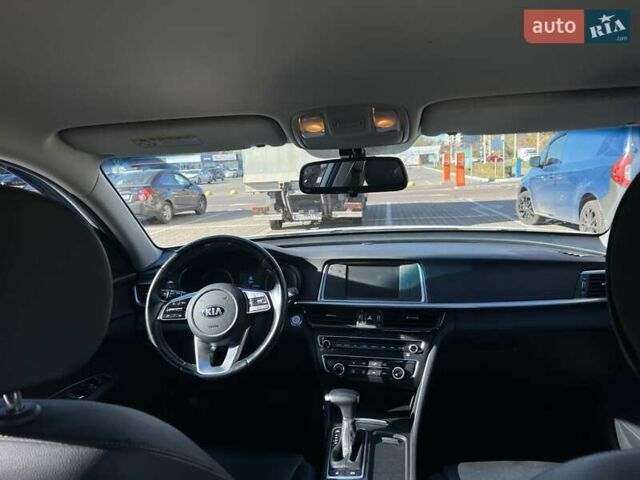 Белый Киа K5, объемом двигателя 2 л и пробегом 153 тыс. км за 16300 $, фото 13 на Automoto.ua