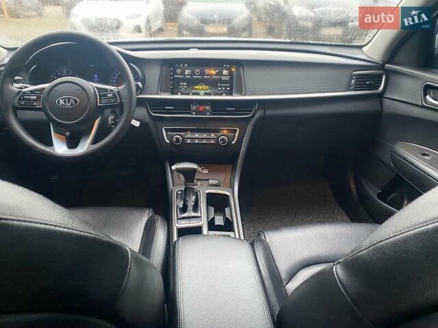 Білий Кіа K5, об'ємом двигуна 2 л та пробігом 405 тис. км за 12490 $, фото 6 на Automoto.ua