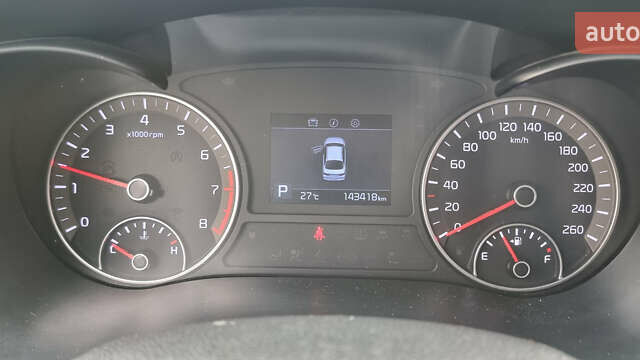 Белый Киа K5, объемом двигателя 2 л и пробегом 143 тыс. км за 15000 $, фото 7 на Automoto.ua