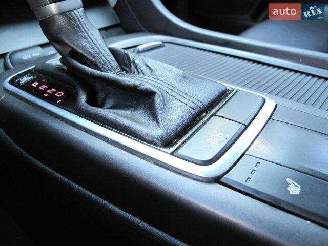 Білий Кіа K5, об'ємом двигуна 2 л та пробігом 320 тис. км за 11999 $, фото 65 на Automoto.ua