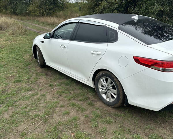 Білий Кіа K5, об'ємом двигуна 2 л та пробігом 300 тис. км за 10450 $, фото 5 на Automoto.ua
