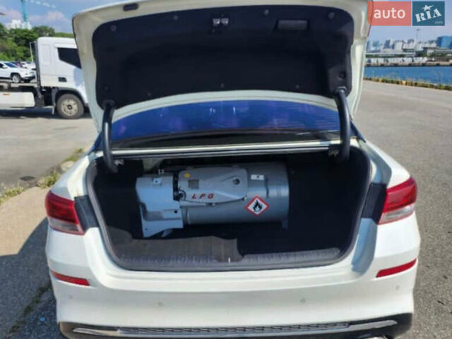 Белый Киа K5, объемом двигателя 2 л и пробегом 143 тыс. км за 16000 $, фото 32 на Automoto.ua