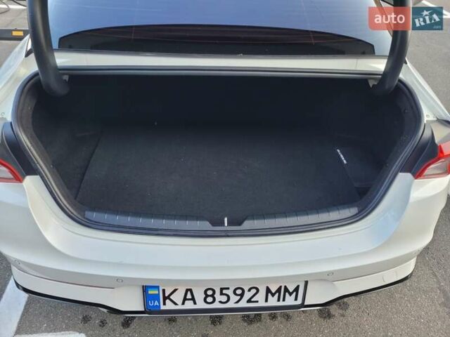 Білий Кіа K5, об'ємом двигуна 2 л та пробігом 192 тис. км за 19800 $, фото 9 на Automoto.ua