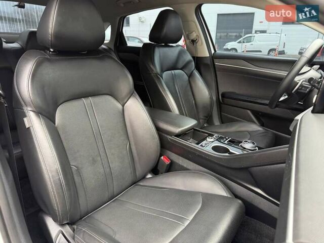 Білий Кіа K5, об'ємом двигуна 2 л та пробігом 167 тис. км за 19999 $, фото 24 на Automoto.ua