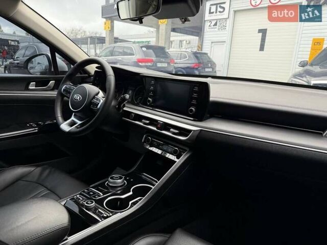 Білий Кіа K5, об'ємом двигуна 2 л та пробігом 167 тис. км за 19999 $, фото 21 на Automoto.ua