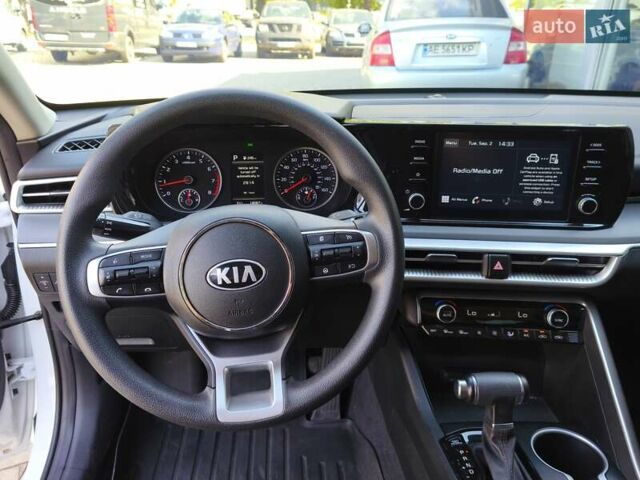 Білий Кіа K5, об'ємом двигуна 1.6 л та пробігом 22 тис. км за 21500 $, фото 16 на Automoto.ua