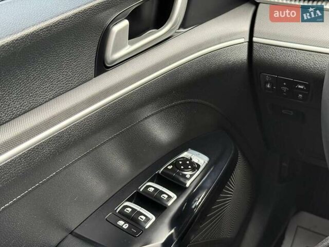 Білий Кіа K5, об'ємом двигуна 2 л та пробігом 167 тис. км за 19999 $, фото 33 на Automoto.ua