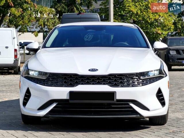 Білий Кіа K5, об'ємом двигуна 1.6 л та пробігом 22 тис. км за 21500 $, фото 2 на Automoto.ua