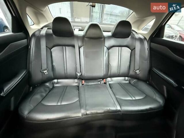 Білий Кіа K5, об'ємом двигуна 2 л та пробігом 167 тис. км за 19999 $, фото 26 на Automoto.ua