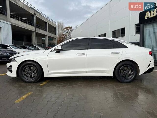 Білий Кіа K5, об'ємом двигуна 2 л та пробігом 167 тис. км за 19999 $, фото 3 на Automoto.ua