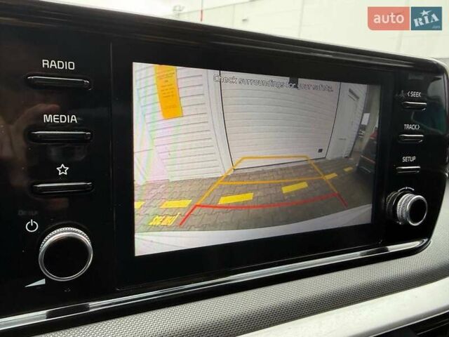 Білий Кіа K5, об'ємом двигуна 2 л та пробігом 167 тис. км за 19999 $, фото 29 на Automoto.ua