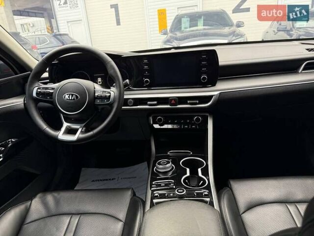 Білий Кіа K5, об'ємом двигуна 2 л та пробігом 167 тис. км за 19999 $, фото 22 на Automoto.ua