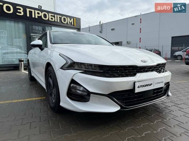 Білий Кіа K5, об'ємом двигуна 2 л та пробігом 167 тис. км за 19999 $, фото 8 на Automoto.ua