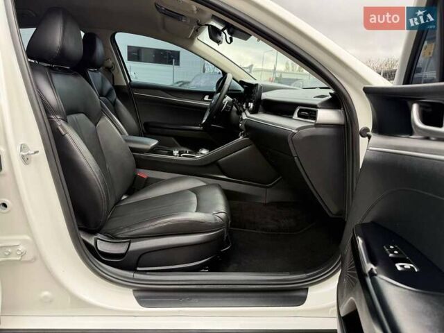 Білий Кіа K5, об'ємом двигуна 2 л та пробігом 167 тис. км за 19999 $, фото 23 на Automoto.ua