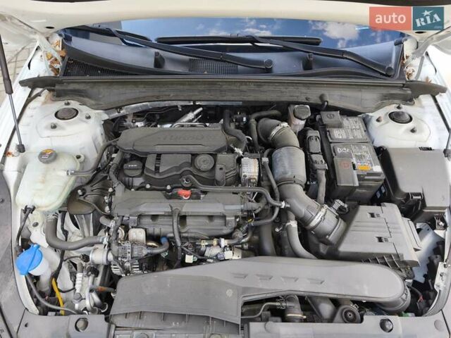 Білий Кіа K5, об'ємом двигуна 1.6 л та пробігом 22 тис. км за 21500 $, фото 30 на Automoto.ua