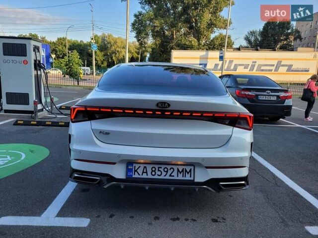 Білий Кіа K5, об'ємом двигуна 2 л та пробігом 192 тис. км за 19800 $, фото 4 на Automoto.ua