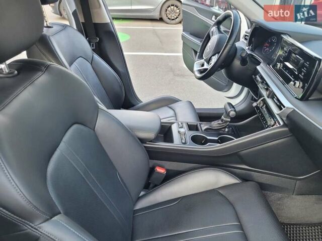 Білий Кіа K5, об'ємом двигуна 2 л та пробігом 192 тис. км за 19800 $, фото 21 на Automoto.ua