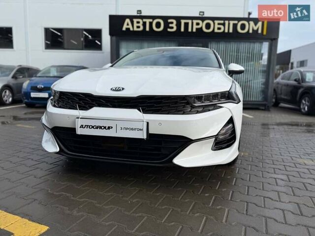 Білий Кіа K5, об'ємом двигуна 2 л та пробігом 167 тис. км за 19999 $, фото 1 на Automoto.ua