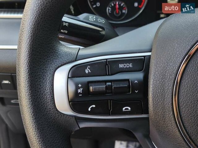 Білий Кіа K5, об'ємом двигуна 1.6 л та пробігом 22 тис. км за 21500 $, фото 23 на Automoto.ua