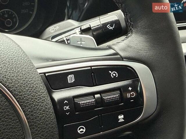 Білий Кіа K5, об'ємом двигуна 2 л та пробігом 167 тис. км за 19999 $, фото 31 на Automoto.ua