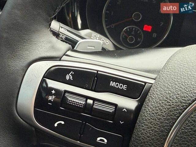 Білий Кіа K5, об'ємом двигуна 2 л та пробігом 167 тис. км за 19999 $, фото 30 на Automoto.ua