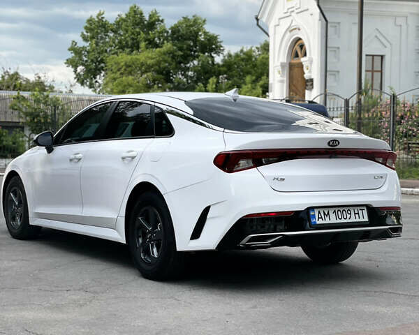 Білий Кіа K5, об'ємом двигуна 1.6 л та пробігом 12 тис. км за 21900 $, фото 2 на Automoto.ua