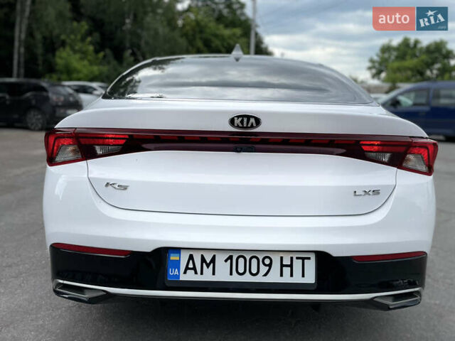 Білий Кіа K5, об'ємом двигуна 1.6 л та пробігом 12 тис. км за 21900 $, фото 10 на Automoto.ua