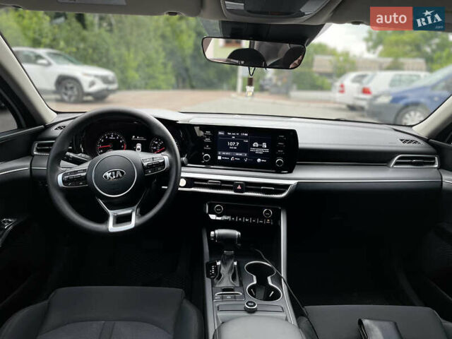Білий Кіа K5, об'ємом двигуна 1.6 л та пробігом 12 тис. км за 21900 $, фото 4 на Automoto.ua
