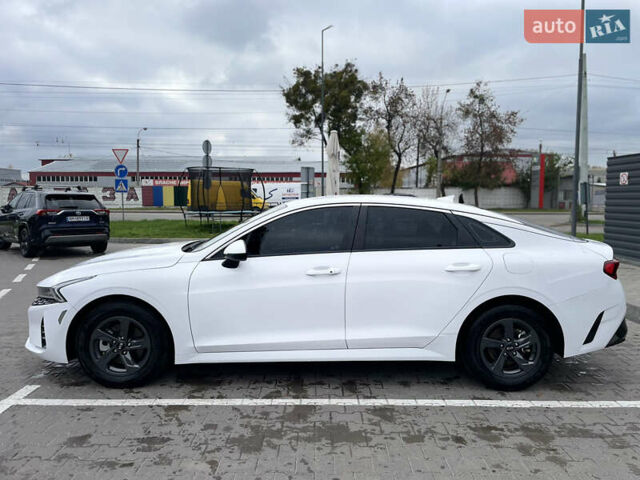 Белый Киа K5, объемом двигателя 1.6 л и пробегом 12 тыс. км за 20800 $, фото 10 на Automoto.ua