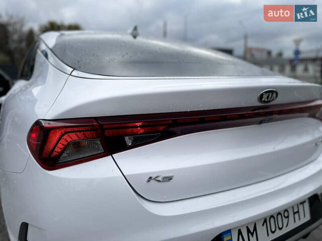 Белый Киа K5, объемом двигателя 1.6 л и пробегом 12 тыс. км за 20800 $, фото 17 на Automoto.ua