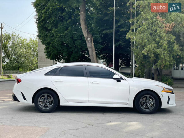 Білий Кіа K5, об'ємом двигуна 1.6 л та пробігом 12 тис. км за 21900 $, фото 7 на Automoto.ua