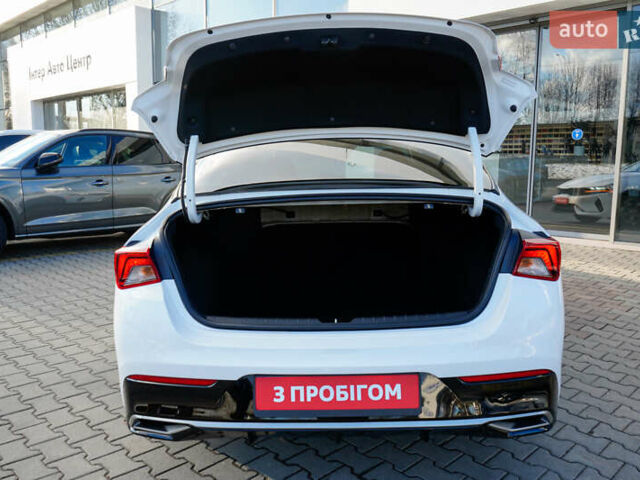 Білий Кіа K5, об'ємом двигуна 1.6 л та пробігом 12 тис. км за 21750 $, фото 46 на Automoto.ua