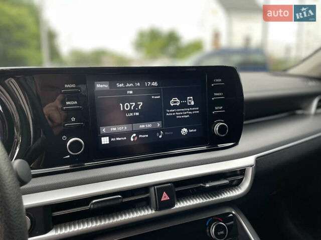 Білий Кіа K5, об'ємом двигуна 1.6 л та пробігом 12 тис. км за 21900 $, фото 24 на Automoto.ua