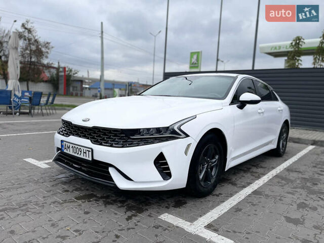 Белый Киа K5, объемом двигателя 1.6 л и пробегом 12 тыс. км за 20800 $, фото 5 на Automoto.ua