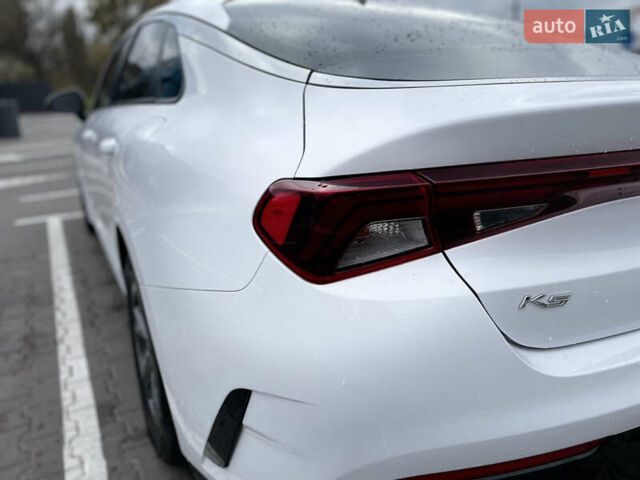 Белый Киа K5, объемом двигателя 1.6 л и пробегом 12 тыс. км за 20800 $, фото 14 на Automoto.ua