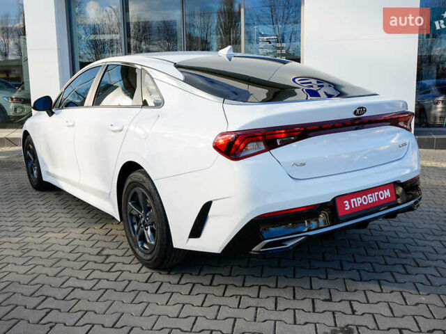Білий Кіа K5, об'ємом двигуна 1.6 л та пробігом 12 тис. км за 21750 $, фото 11 на Automoto.ua