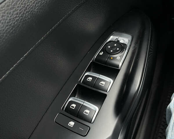 Білий Кіа K5, об'ємом двигуна 1.6 л та пробігом 12 тис. км за 21900 $, фото 36 на Automoto.ua